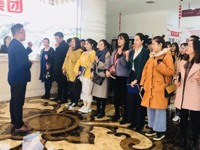 熱烈歡迎丨昌禾商學院，柔然彩虹隊光臨寧夏昌禾裝飾參觀學習！